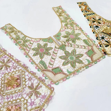 How Can a Lace Collar Transform Your Fashion Style?
