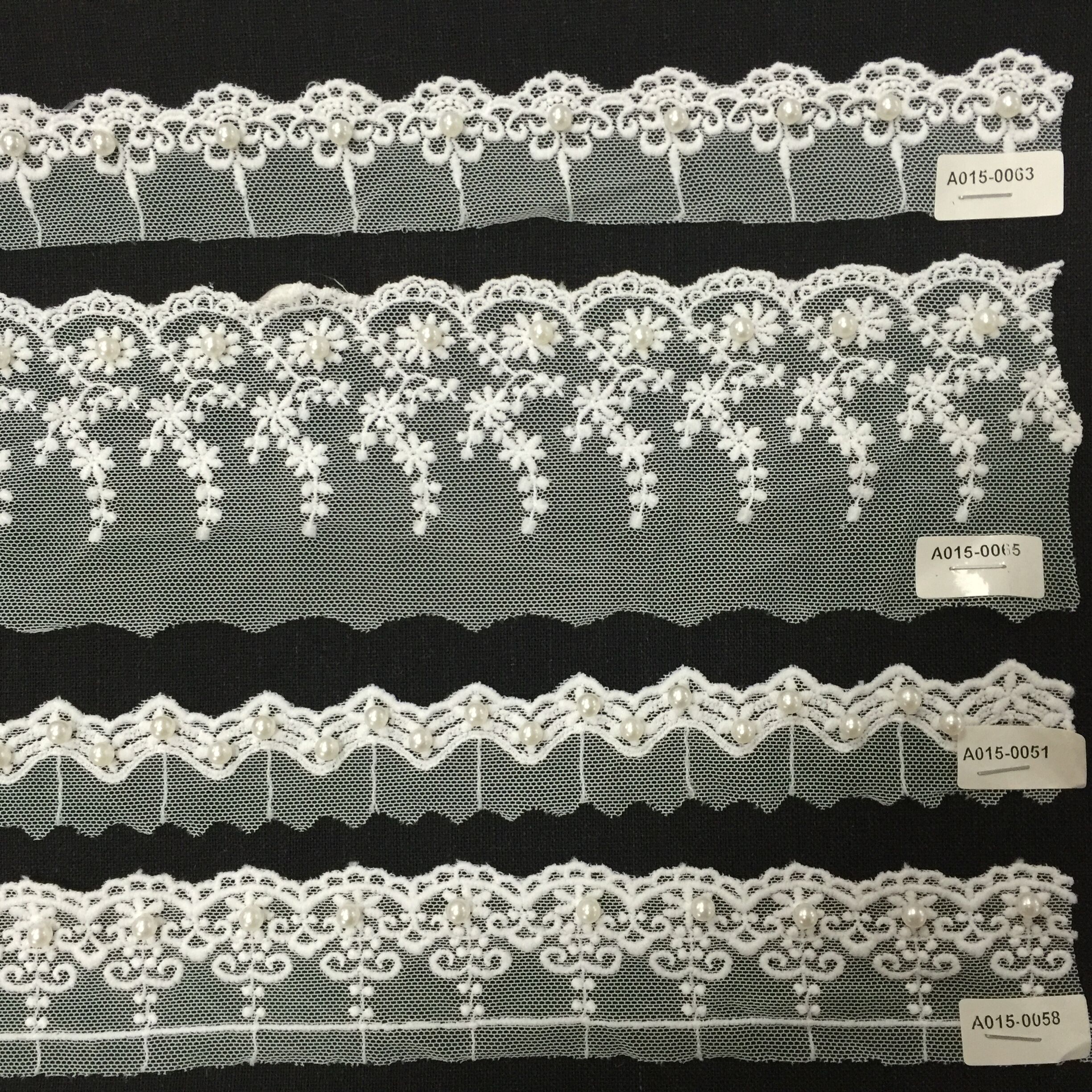 2019 Beautiful Design Crochet Cotton Knitted Lace for Wedding Dress