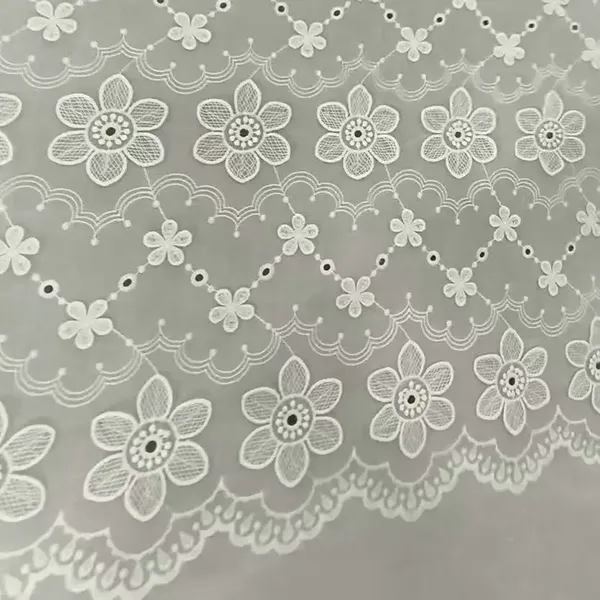 White Cotton Lace Embroidery Eyelet Fabric for Dress